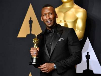 Discover the Net Worth of Academy Award Nominee Angela Bassett